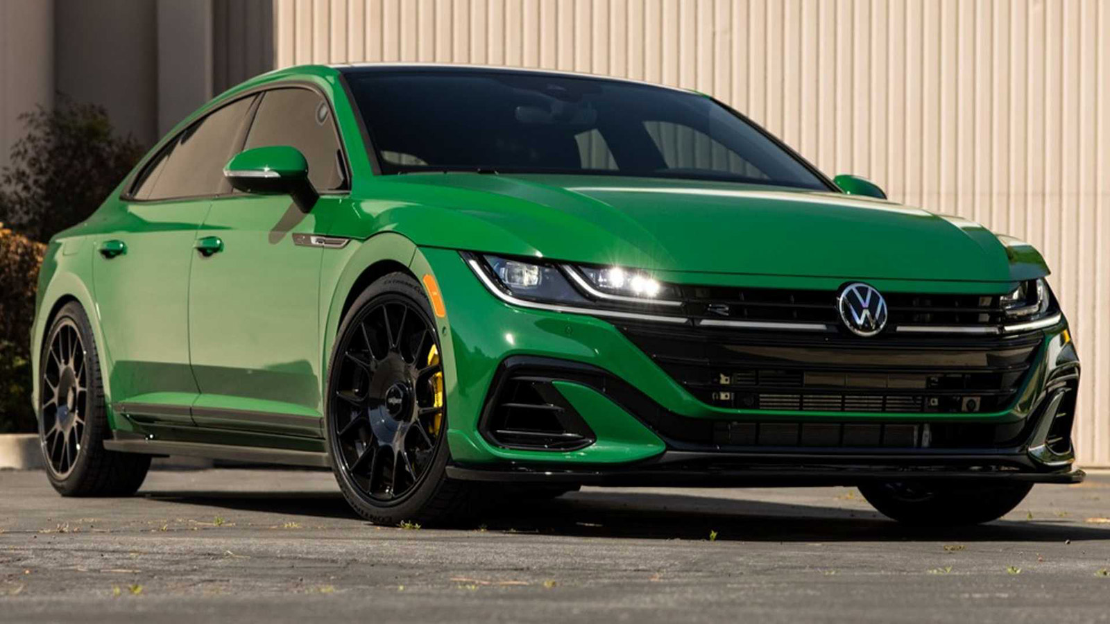 Το VW Arteon Big Sur είναι ένα αγριεμένο πράσινο «κτήνος»  